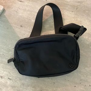 Lululemon Everywhere Belt Bag — Black with black hardware